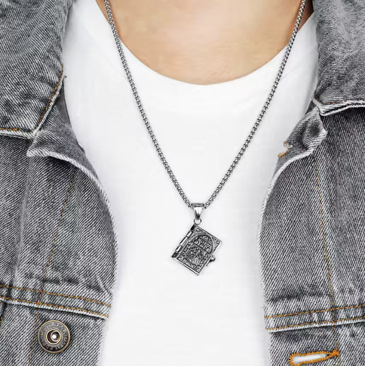 📖 COLLAR SAGRADA BIBLIA CON VERSÍCULO GRABADO