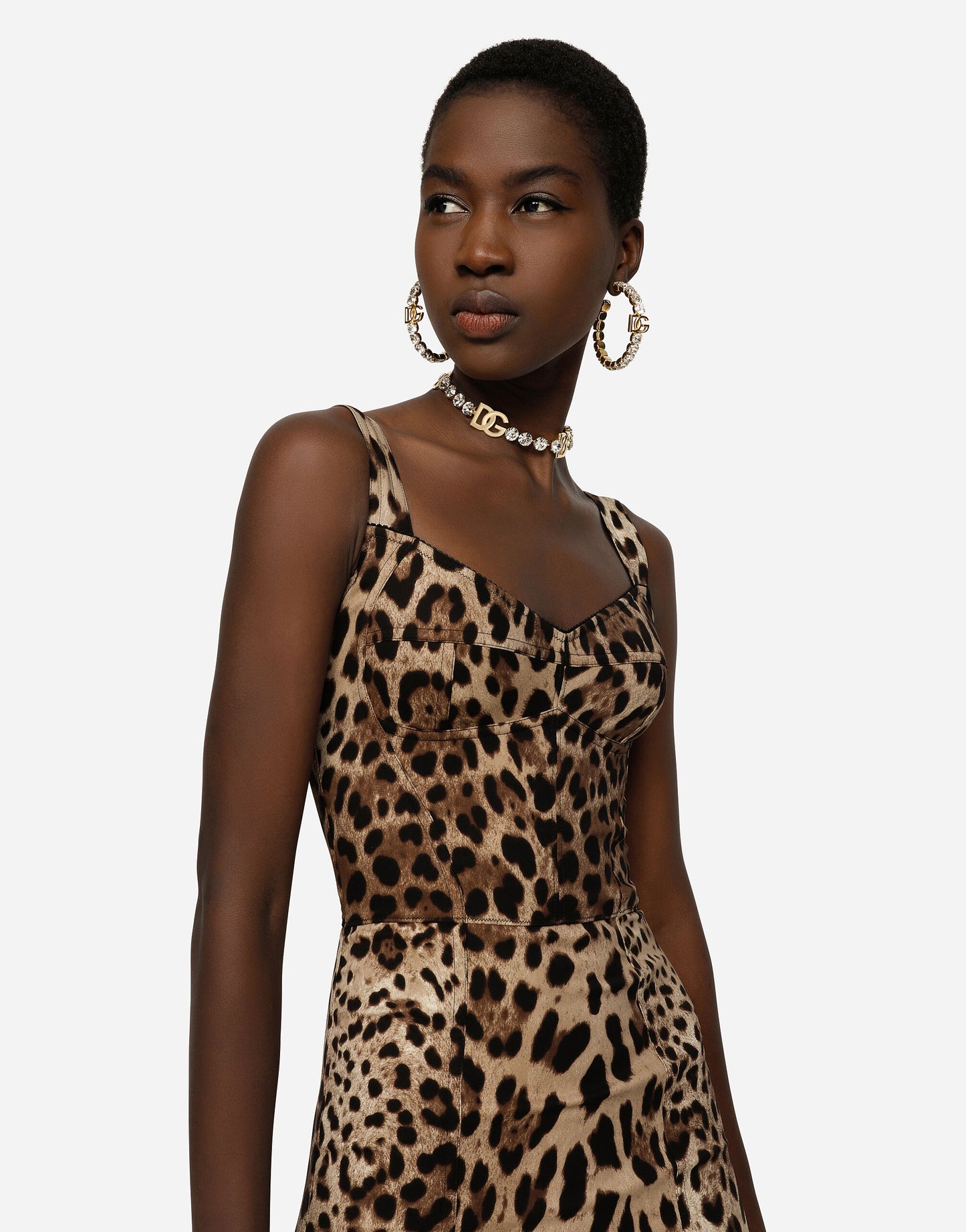 VESTIDO ESTAMPADO DE LEOPARDO EN TENDENCIA
