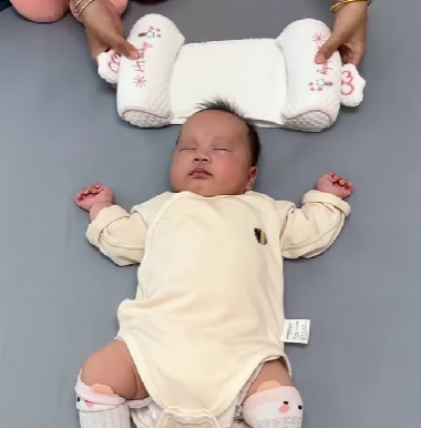 ALMOHADA ERGONÓMICA AJUSTABLE PARA BEBÉS