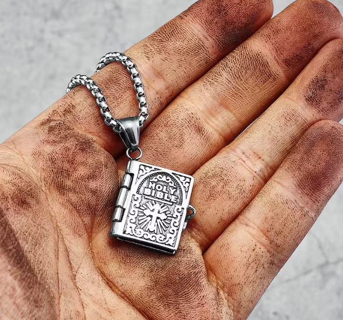 📖 COLLAR SAGRADA BIBLIA CON VERSÍCULO GRABADO