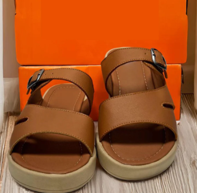 SANDALIA ORTOPÉDICA CONFORT CON BROCHE AJUSTABLE