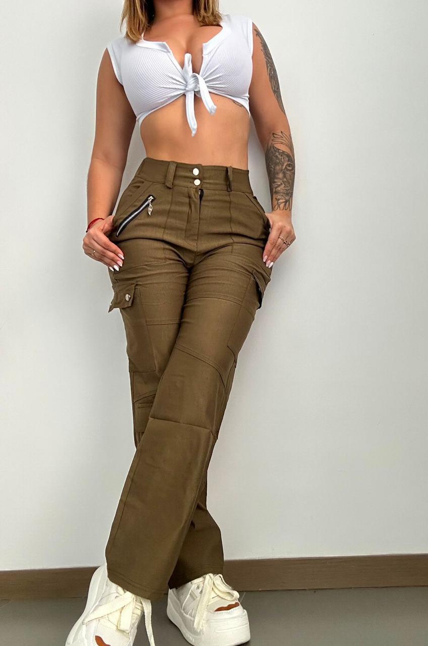 PANTALÓN CARGO URBANO: COMODIDAD Y ESTILO EN UN SOLO DISEÑO
